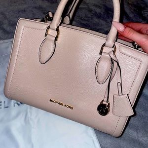 ONLY USED A HANDFUL OF TIMES!!Michael Kors accordion satchel-small/medium